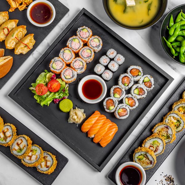 IKKAN SUSHI logo